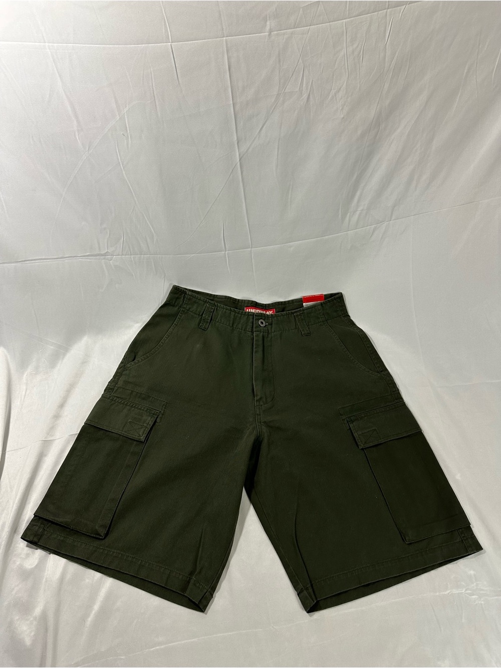 Union Bay Wide Leg Loose Waist Cargo Shorts Olive Green 31 NWT Baggy Skater Y2K